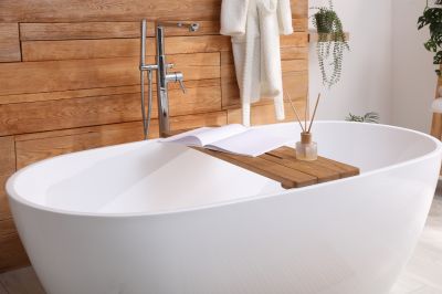 Elegant Soaking Bathtub
